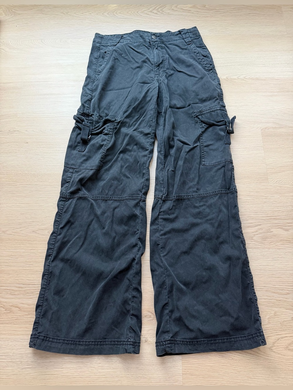 American Eagle Pants Womens 2 Short Cargo Pockets Casual Preppy Black